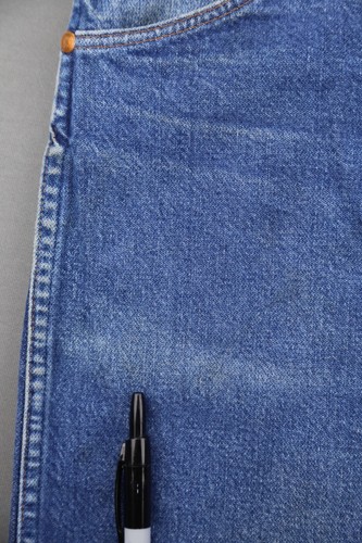 Pantalones de mezclilla vintage para hombre Wrangler 13MWZ rectos hechos en EE. UU. talla 42x30 (MSR 41x30) - Imagen 5 de 10