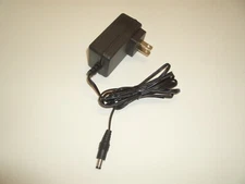 LEADER 503913-004 12VDC 750mA WALL POWER SUPPLY AC ADAPTER 2.5mmID 5.5mmOD PLUG