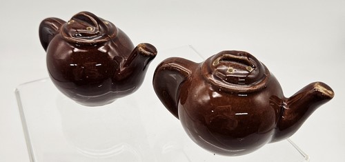 Vintage Brown Glazed Teapot Salt and Pepper Shakers Japan - Picture 4 of 5