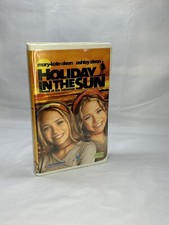 Mary-Kate & Ashley Olsen - Holiday in the Sun VHS 2001 Clamshell