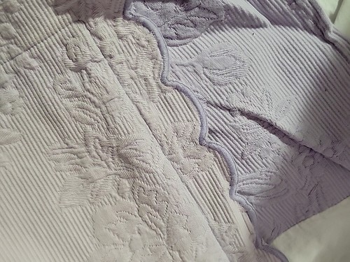 The Company Store Lavender Matelasse 15in Drop Queen Bedskirt 2 Standard Shams - Picture 9 of 10