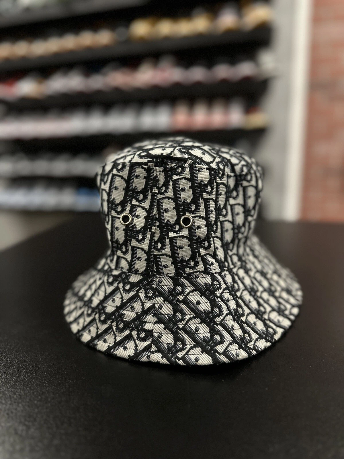 Authentique chapeau seau Dior réversible Teddy D bord envoi rapide 100% authentique