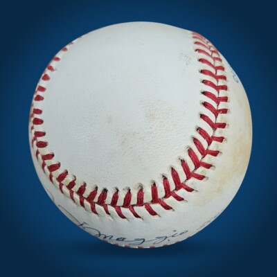 Joe Dimaggio (HOF) signed and numbered/inscribed 