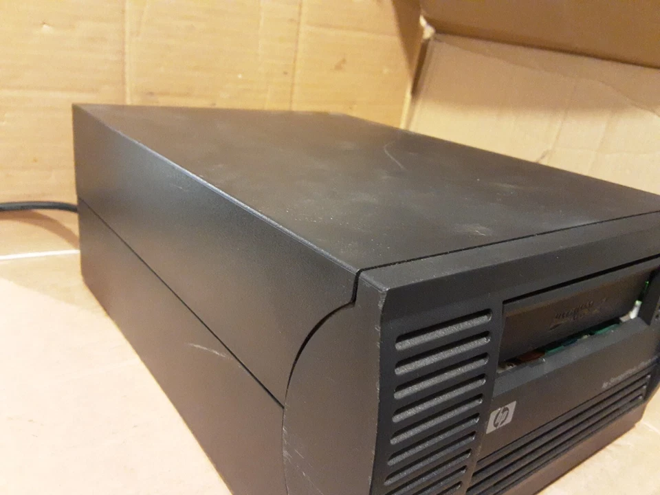 HP ULTRIUM 460 Q1520A LTO-2 200/400GB Q1519-69201 internal tape drive, No Spring - Image 2 of 4