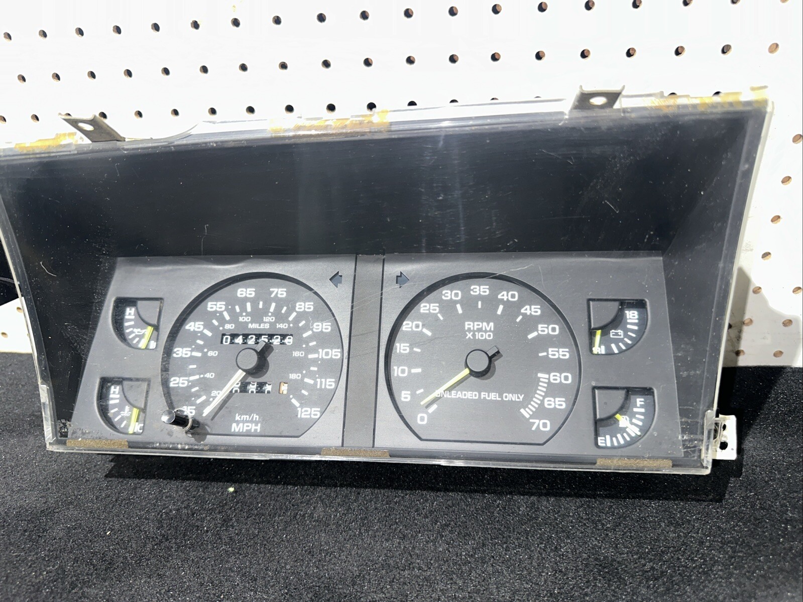 89-91 Chrysler Tc Maserati Cluster Spedometer 42528 Miles 