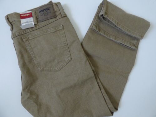 Men's Wrangler Authentics Classic 5-Pocket Regular Fit Jean with Flex - Picture 14 of 17