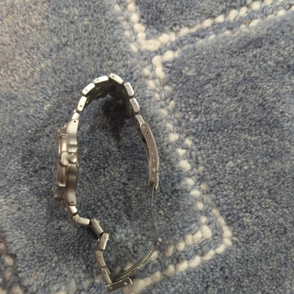 Sharp Silver Tone Red Dial Date Indicator Stainless Steel Band Watch 8 Inch - Image 3 of 4