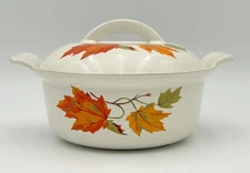 Descoware Cast Iron Enamel White Fall Maple Leaves 2 Qt Casserole Baking Dish