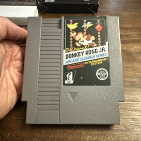 Donkey Kong Jr. (Nintendo NES, 1986) Complete CIB - 5 Screw Hangtab - Authentic