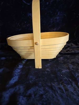 Amish Style Oval Wooden Basket Collapsible Spiral Cut Bread Fruit Nuts