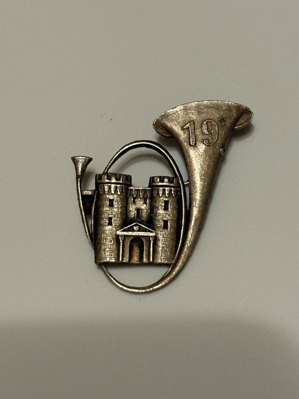 Vintage French military pin for the 19th Battalion of Chasseurs à Pied 1930’s