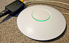 Ubiquiti UniFi UAP-LR Wireless Access Point – With PoE Injector – Free UK Del