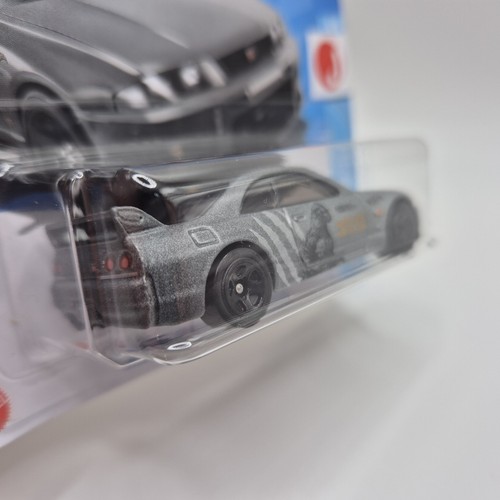 Hot Wheels Nissan Skyline GTR (BCNR33) Godzilla Gris Mattel Diecast - Imagen 2 de 7