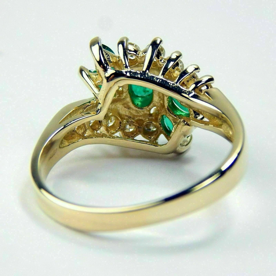 Обручальное кольцо из желтого золота 14 карат с овальным муассанитом и зеленым изумрудом 2,50 карата - Изображение 2 из 4