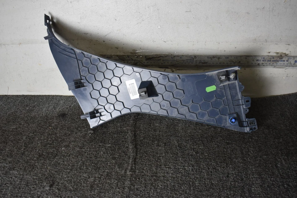 Cubierta de pilar panel de ajuste cuarto izquierdo 17-23 OEM Porsche 718 982 Cayman Foto 2 de 4