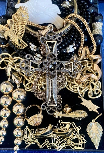 Vintage Estate Costume Jewelry Lot! SARAH COV, AVON and more!