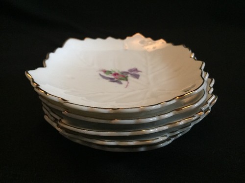Vintage Set of 5 Ceramic Leaf Shape Nut Dishes / Pin Trays with Pink Rosebuds