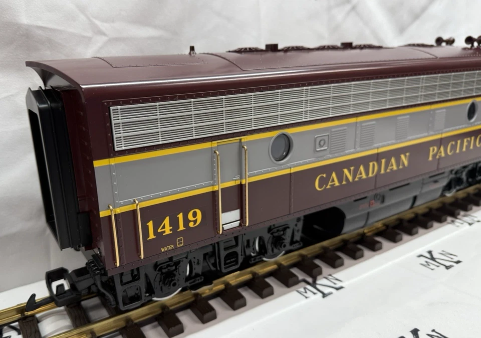 LGB 27570 G Scale Canadian Pacific EMD F7 Powered Diesel Locomotive #1419 LN/Box - Image 3 of 4