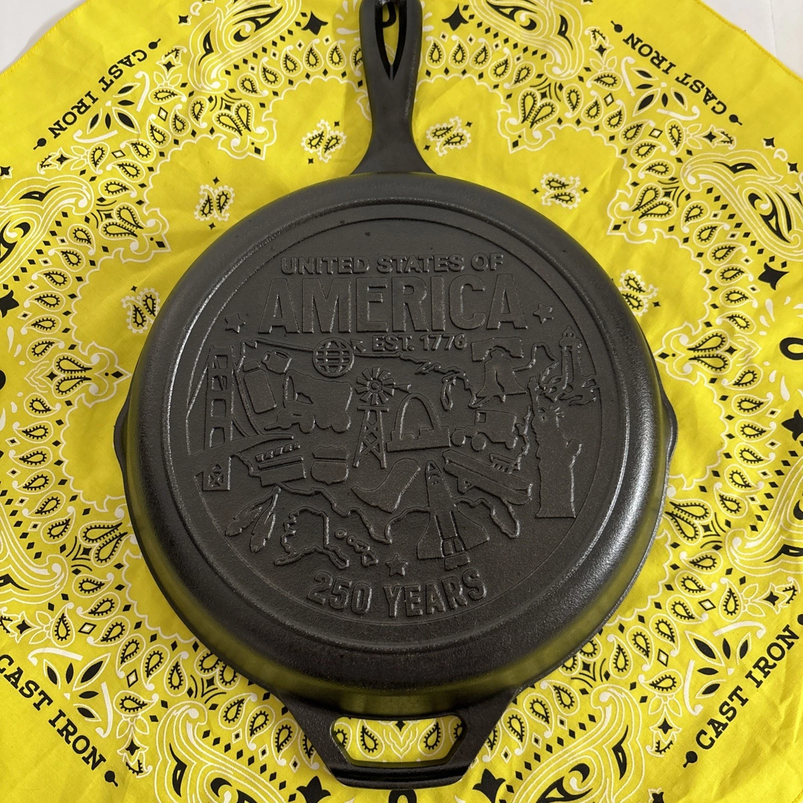 Lodge America 250 Year Anniversary 10" Heirloom Cast Iron Skillet Pan