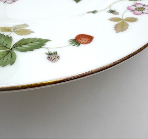 Wedgwood Wild Strawberry 21cm Plate Set 7 Pieces Used - Picture 4 of 10