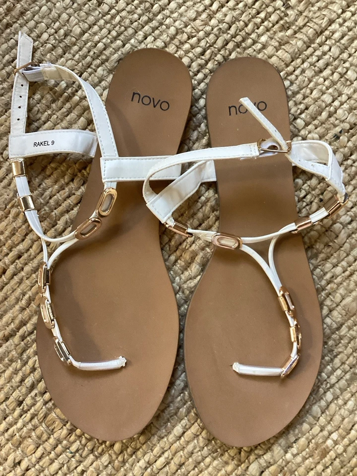 NOVO WHITE,GOLD Synthetic SANDALS SIZE 9 NWOT - image 3 of 4