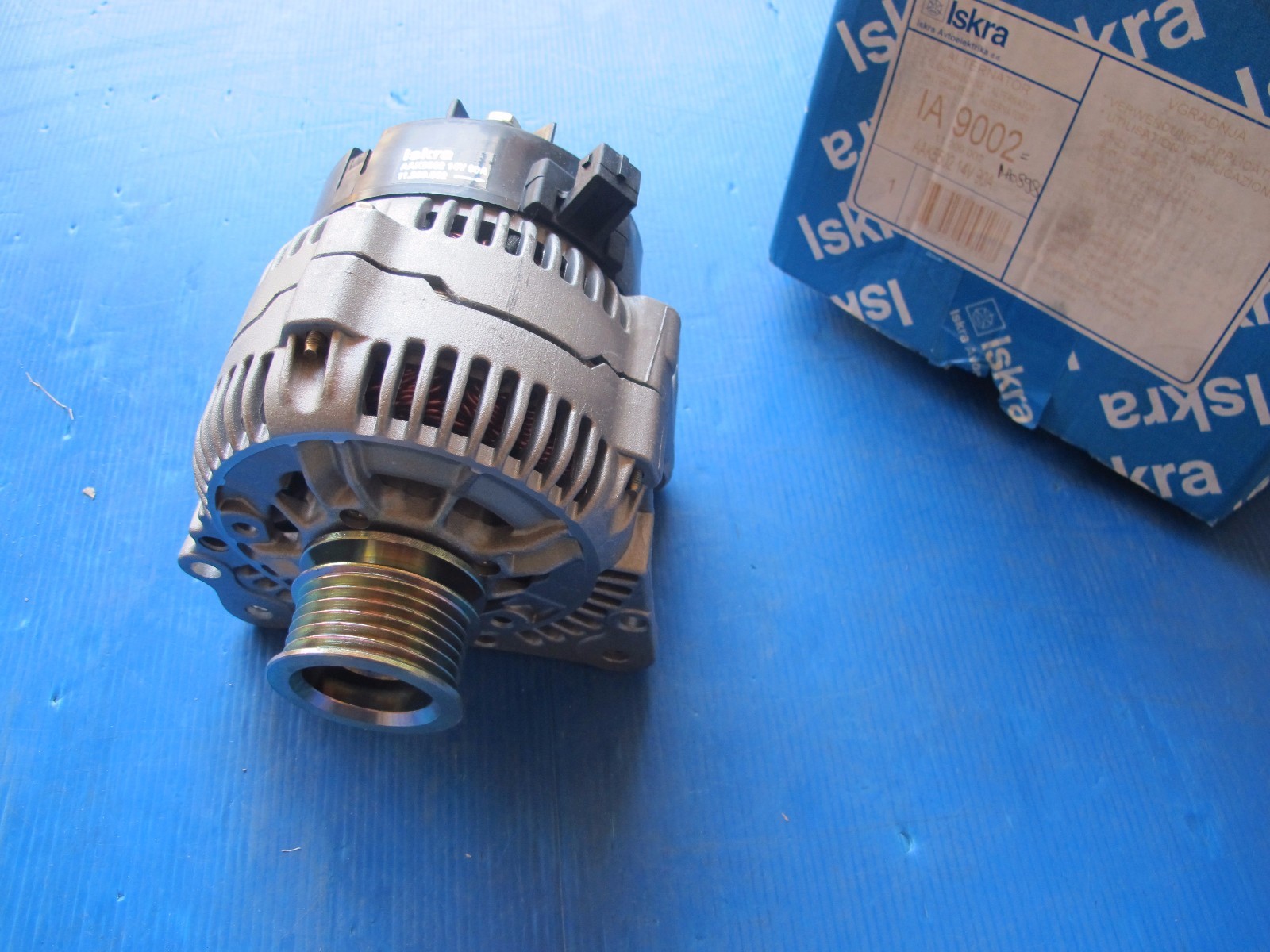 Alternateur Iskra pour Volkswagen Golf III, Polo, Vento - Idéal longs trajets de vacances
