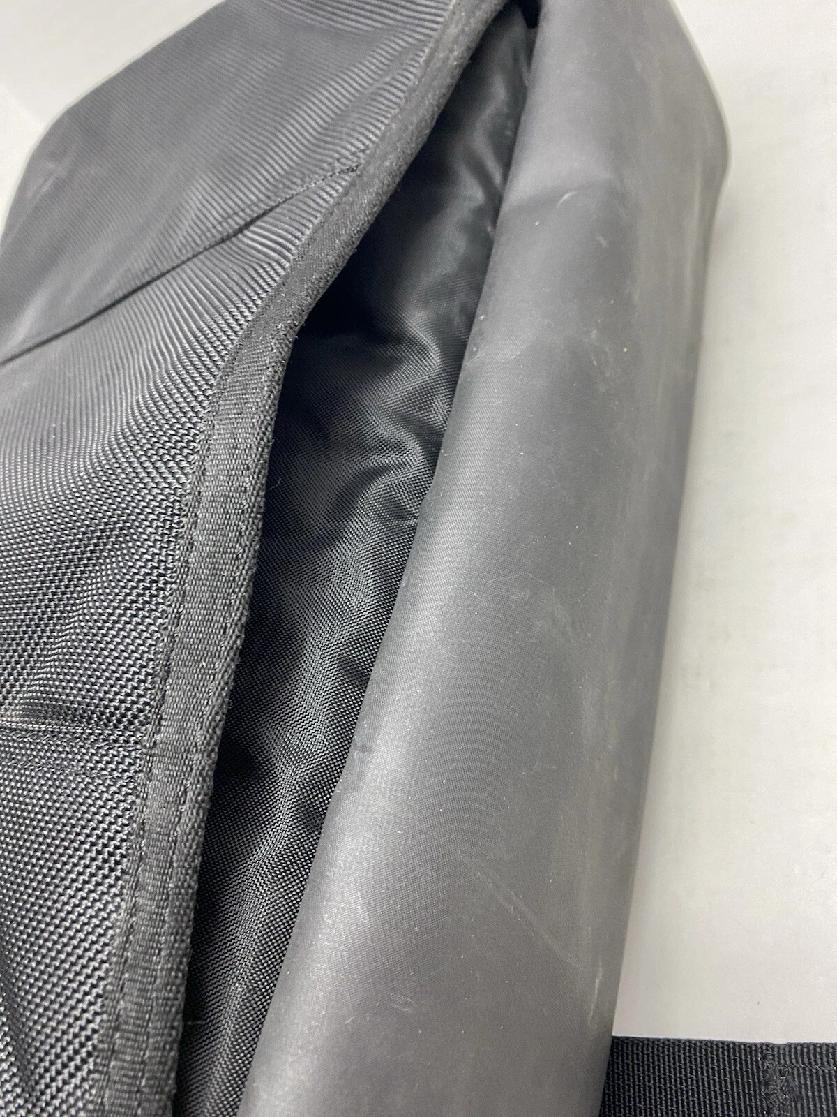 TIMBUK2 Borsa da pendolarismo media nera messenger imbottita bagaglio per laptop passante