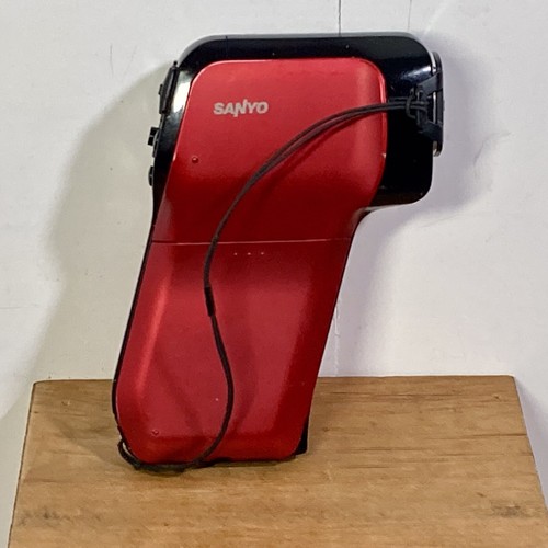 Sanyo Xacti CG 10 Dual Camera 10 Mega Photo & Videos Digital Camera No Charger - Picture 4 of 19