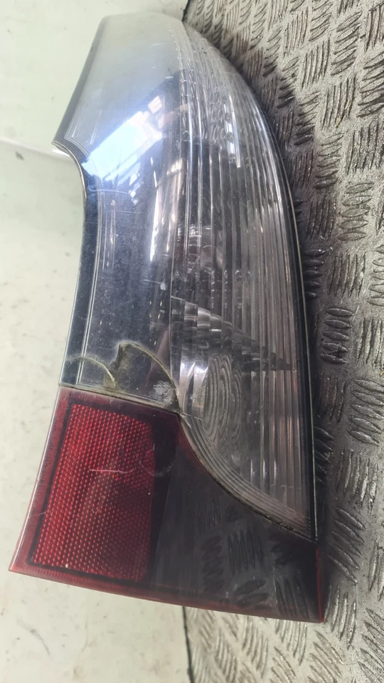 Luz trasera izquierda mitsubishi grandis lado pasajero nsr lh 04-09 Foto 2 de 4