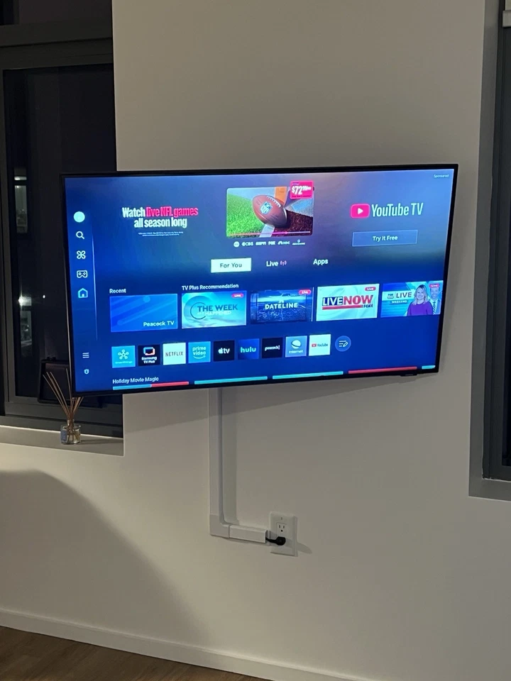 Samsung 43-Inch Class DU8000 Crystal UHD LED 4K Smart TV (2024) - Image 3 of 4