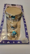 VINTAGE HEARTBIRTHSTONE SET COSTUME MAY EMERALD GREEN