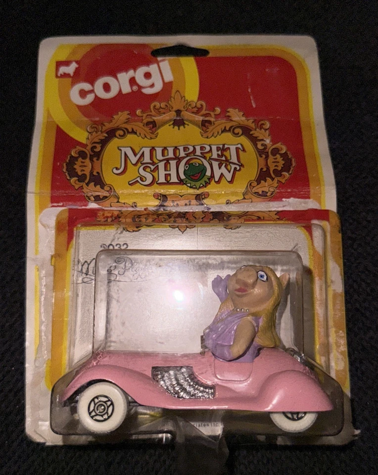 4pc 1979 CORGI MUPPET SHOW KERMIT, FOZZIE, MISS PIGGY+ANIMAL #2030-33 CAR SET - Image 4 of 4