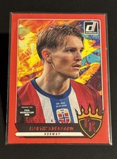 25-26 Panini Donruss Road to Fifa World Cup Pitch Kings Martin Odegaard #11 Red