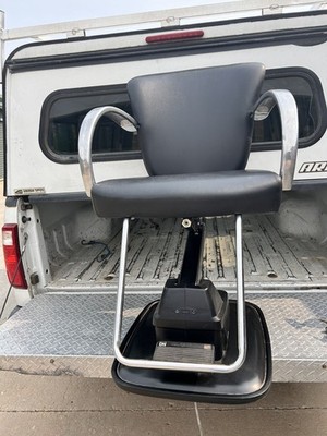 Electric Black Salon Styling Chair With Footrest - Takara Belmont