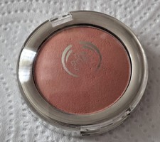 The Body Shop All in One Cheek Colour 01 Macaroon ~ New