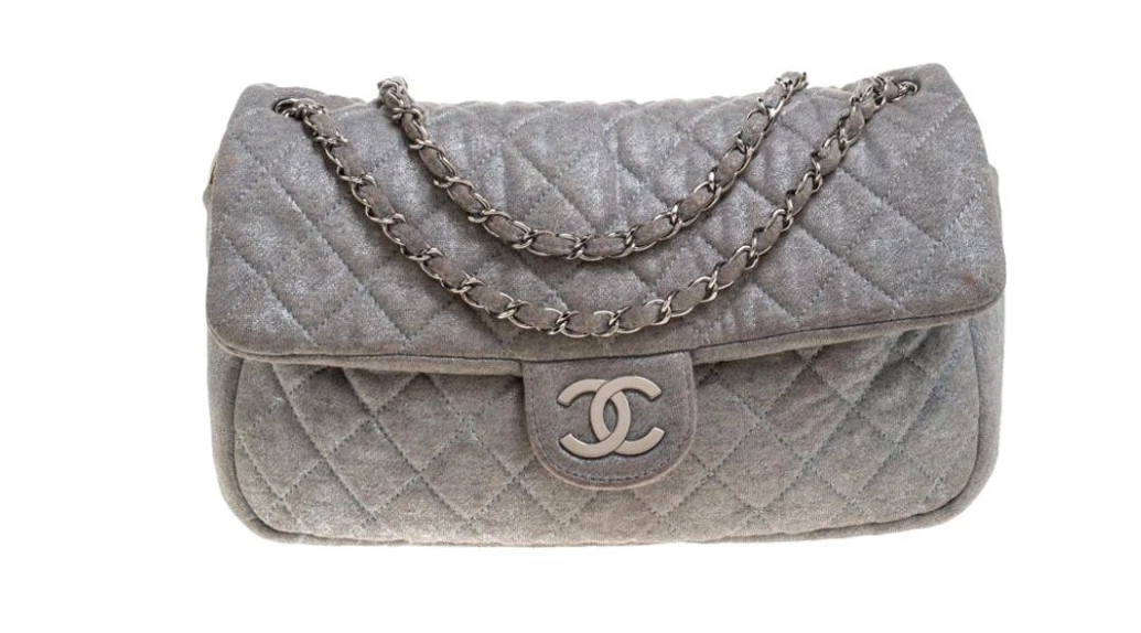 Chanel Off White/Gold Quilted Tweed Medium Classic Double Flap Bag Chanel |  The Luxury Closet