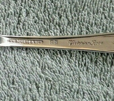 VICTORIAN ROSE - Wm Rogers & Son IS - Silverplate Silverware