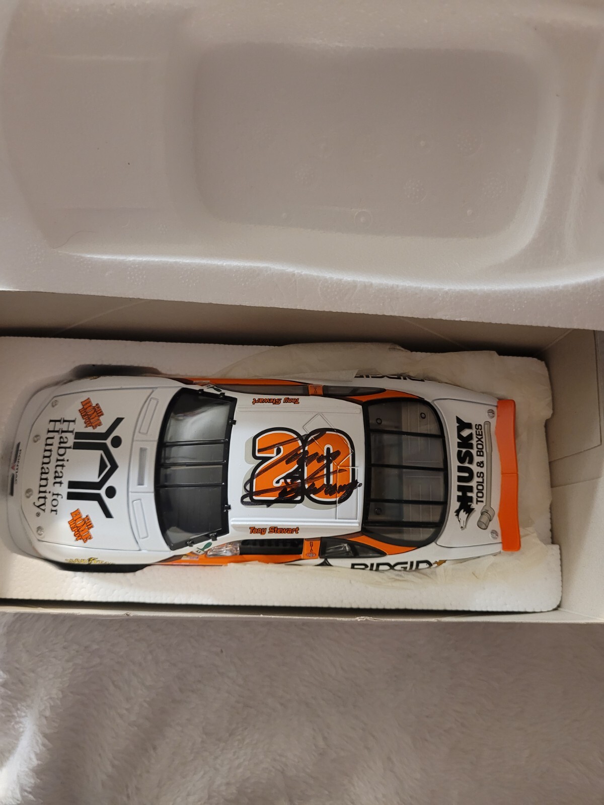 AUTOGRAPHED 1/24 Action Tony Stewart 1999 Pontaic 20 Habitat for