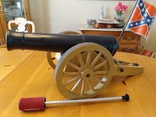 Vintage Remco 1961 Johnny Reb Civil War Cannon with Plunger and works
