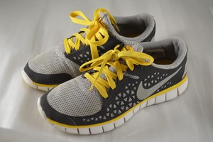 nike free run livestrong