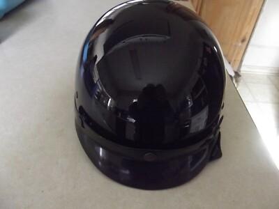 fulmer ranger motorcycle helmet 951 Soar HighVoltagePEV soft interior Removable/washable comfort lining and cheek pads Quick release retention system EVA padded chin bar Extended EVA in the jaw and temple areas DOT Approved Low pressure exhaust air flow system / Air Channel cooling Integrated goggle grabber and eye port trim UV Fulmer AF-5R Ranger Black lg