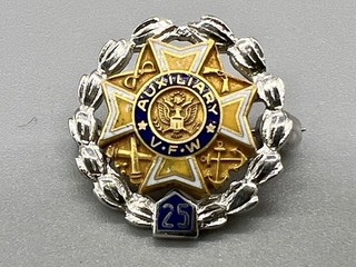 VTG VFW Auxiliary 25 Year Sterling Silver & 10K Gold 2 Gram Leaven’s Lapel Pin