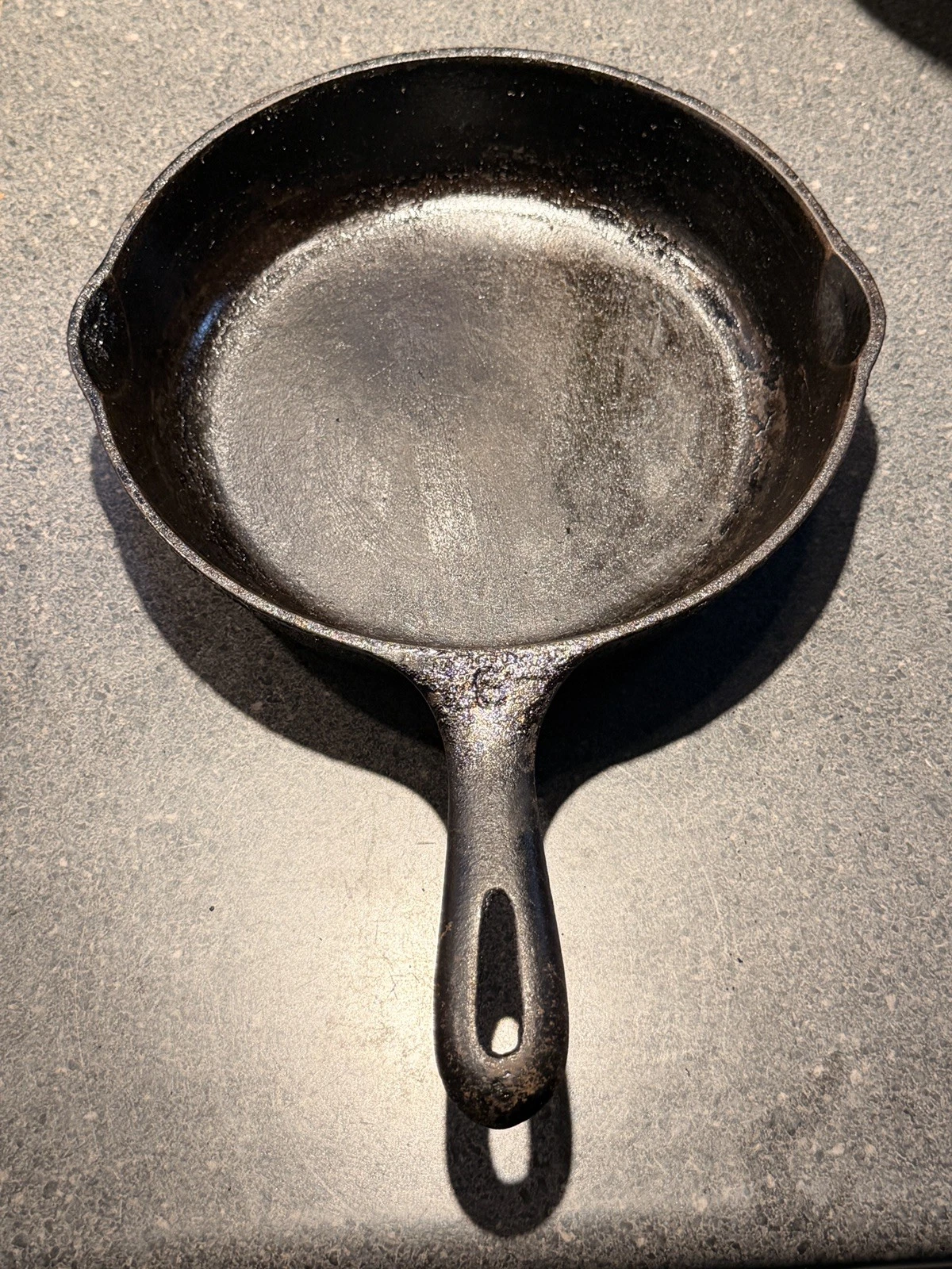 Vintage # 6 F Wagner Ware Made in USA Cast Iron 9 " Skillet