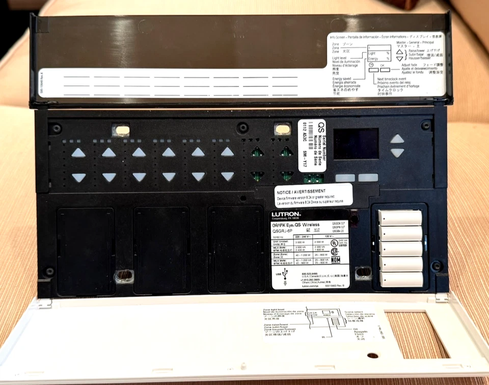 Controlador de iluminación inalámbrico de 6 zonas Lutron Graphics Eye QS - QSGRJ-6P-TWH Foto 4 de 4