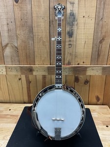 Beautiful 2005 Gold Star GF200, Banjo Is In Excellent Condition. Maple
