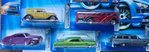 2005 Hot Wheels Complete Set of 5 RED LINE series. Bonniville,1932 Ford, ECT.