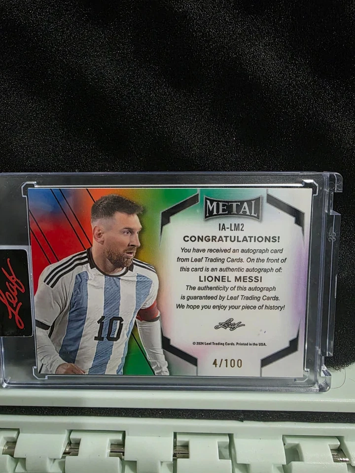 LIONEL LIO MESSI 2025 HOJA DE METAL LOS INMORTALES EN TARJETA AUTÓGRAFO AUTOMÁTICO 4/100 Foto 2 de 2