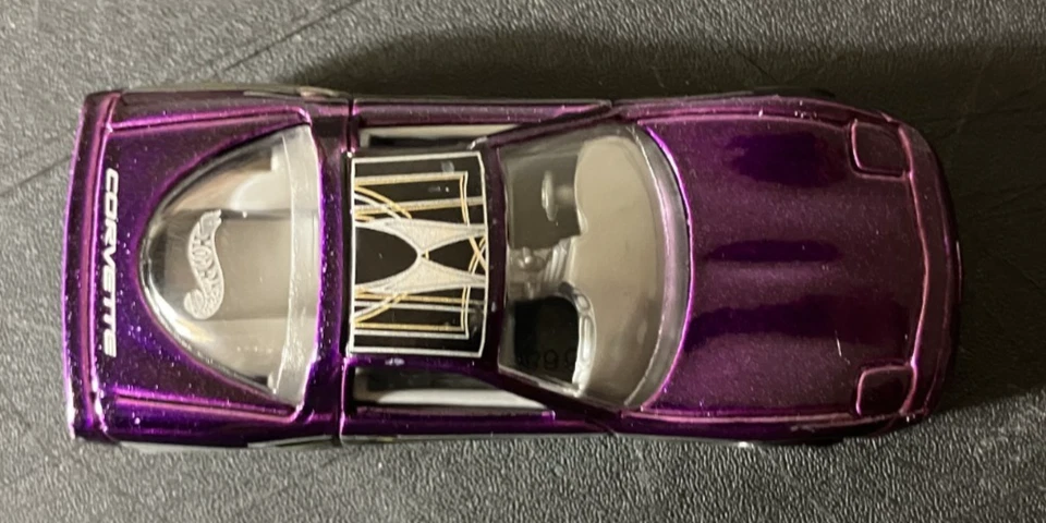 紫色 1997 年雪佛兰 Corvette C5 3 辐条 - 风火轮 #68 1: 64 压铸 - 近乎完好 — 第 2/4 张图片