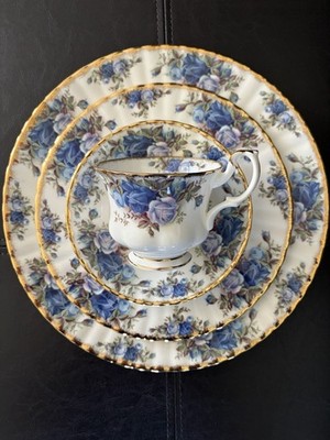 Moonlight rose Royal Albert England Bone China ONE 4 Pc