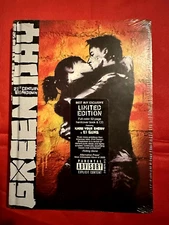 GREEN DAY 21st Century Breakdown - Best Buy Exclusive Deluxe hardcover Book & CD